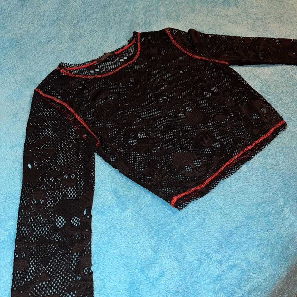 skull fishnet widow layering long sleeve tee